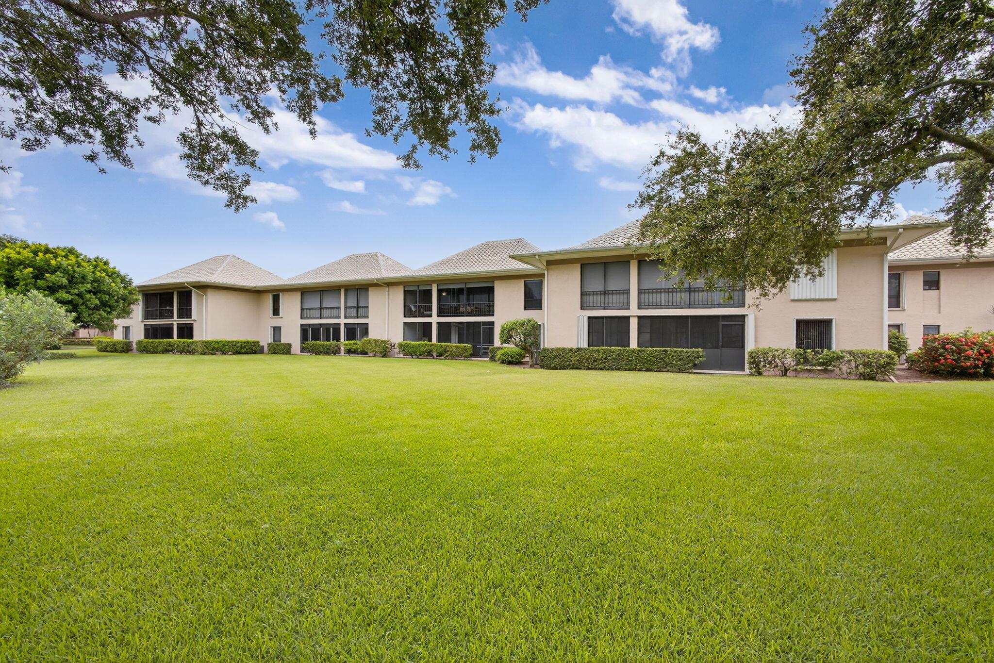 20 SE Turtle Crk Dr #F Jupiter, FL 33469