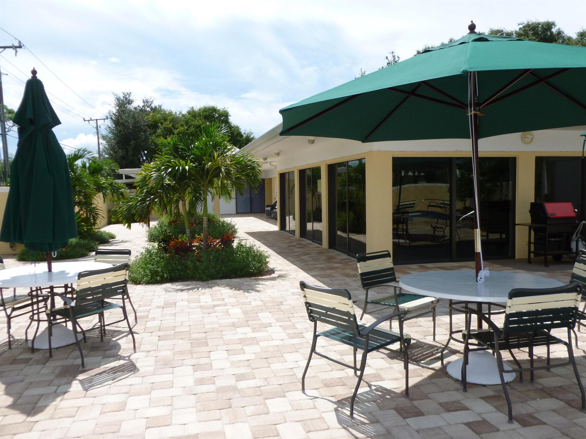 20 SE Turtle Crk Dr #F Jupiter, FL 33469