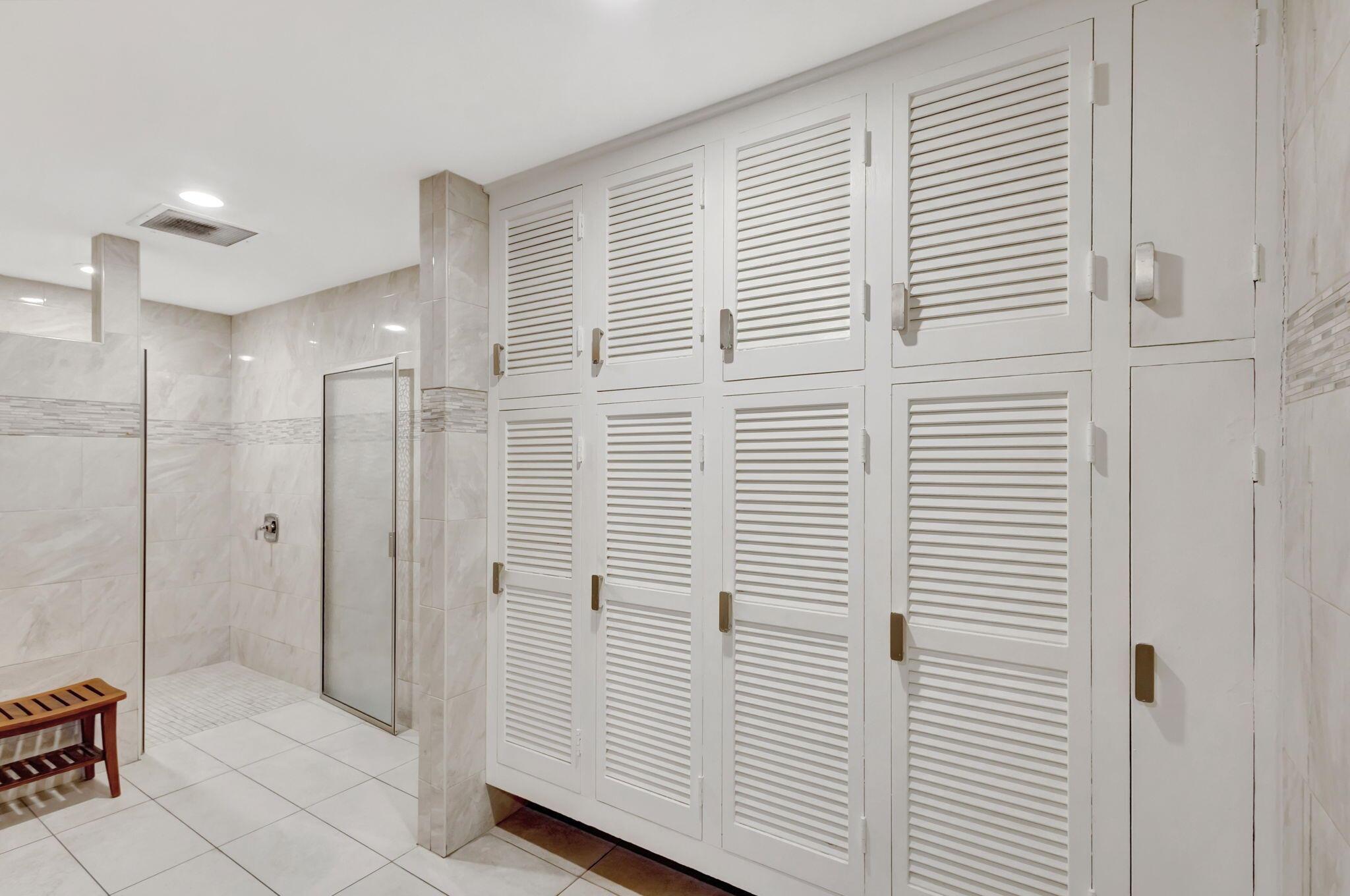 20 SE Turtle Crk Dr #F Jupiter, FL 33469