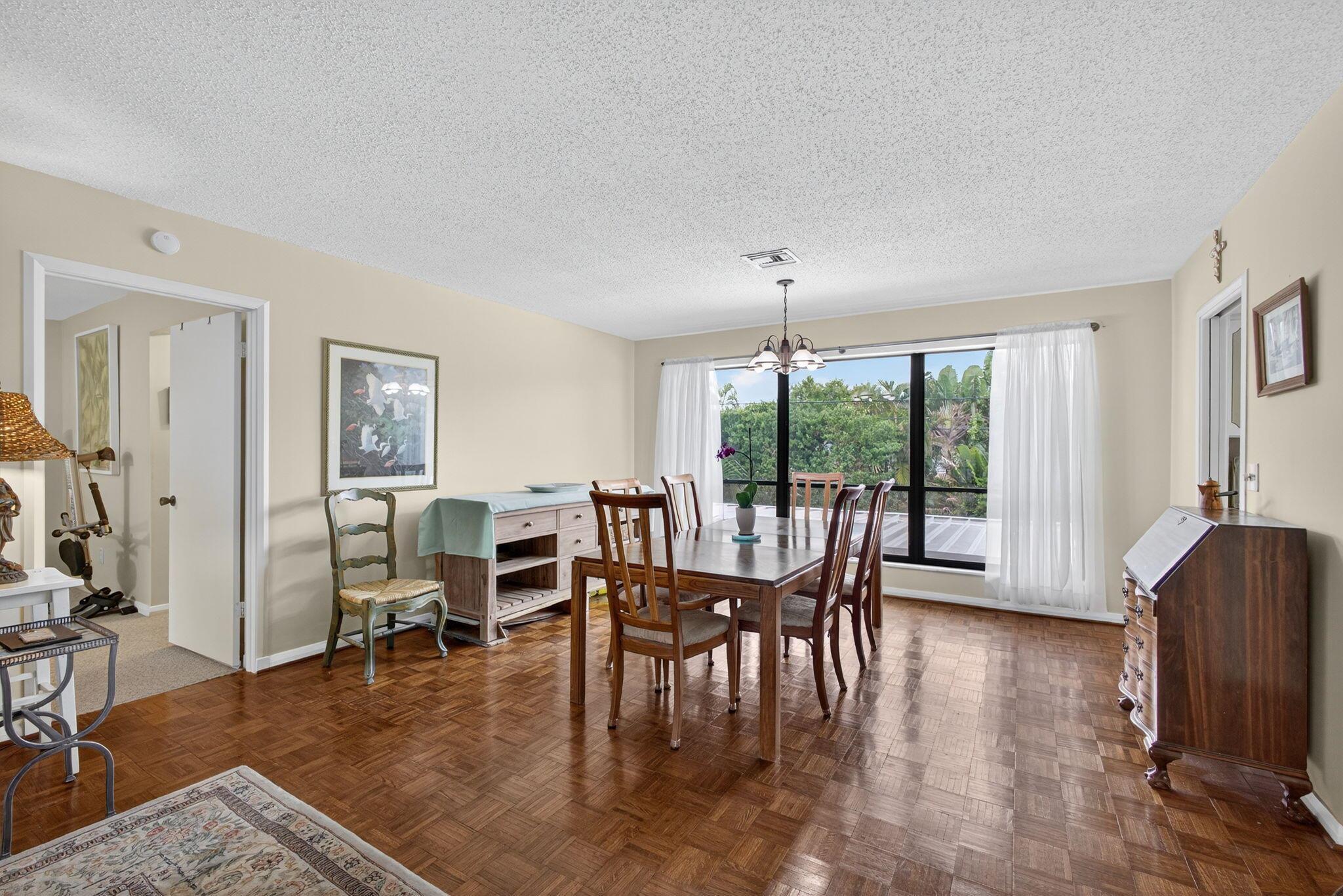 20 SE Turtle Crk Dr #F Jupiter, FL 33469