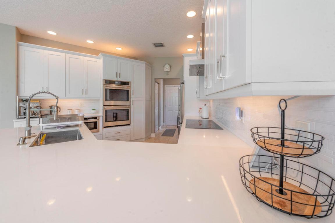 9079 Alexandra Cir Wellington, FL 33414