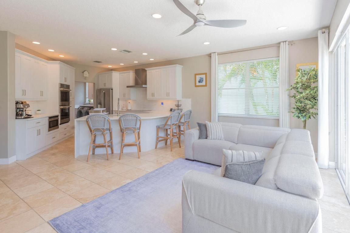 9079 Alexandra Cir Wellington, FL 33414