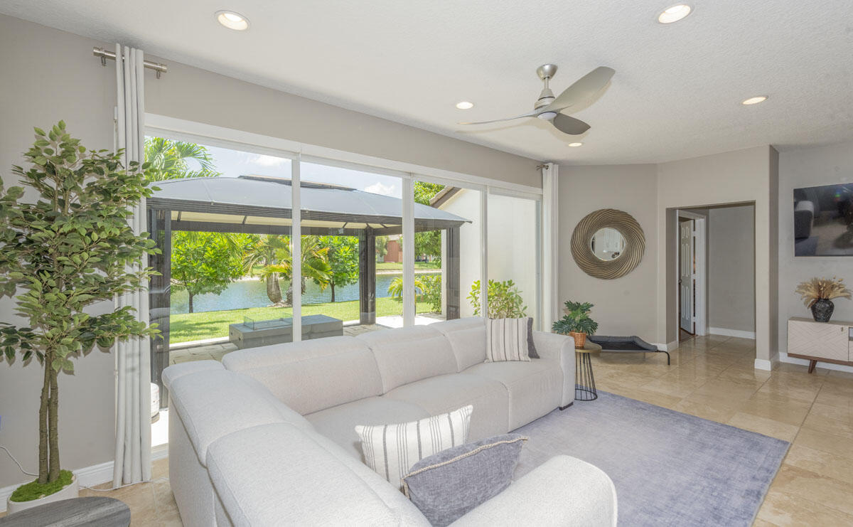 9079 Alexandra Cir Wellington, FL 33414