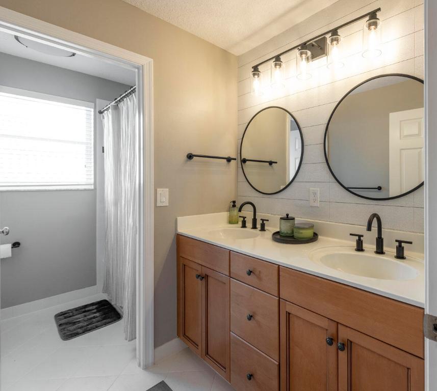 9079 Alexandra Cir Wellington, FL 33414