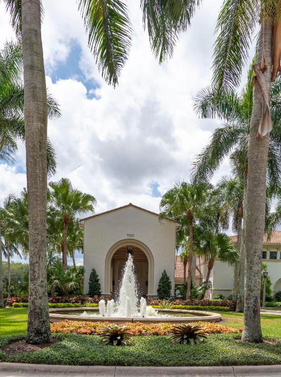 9079 Alexandra Cir Wellington, FL 33414