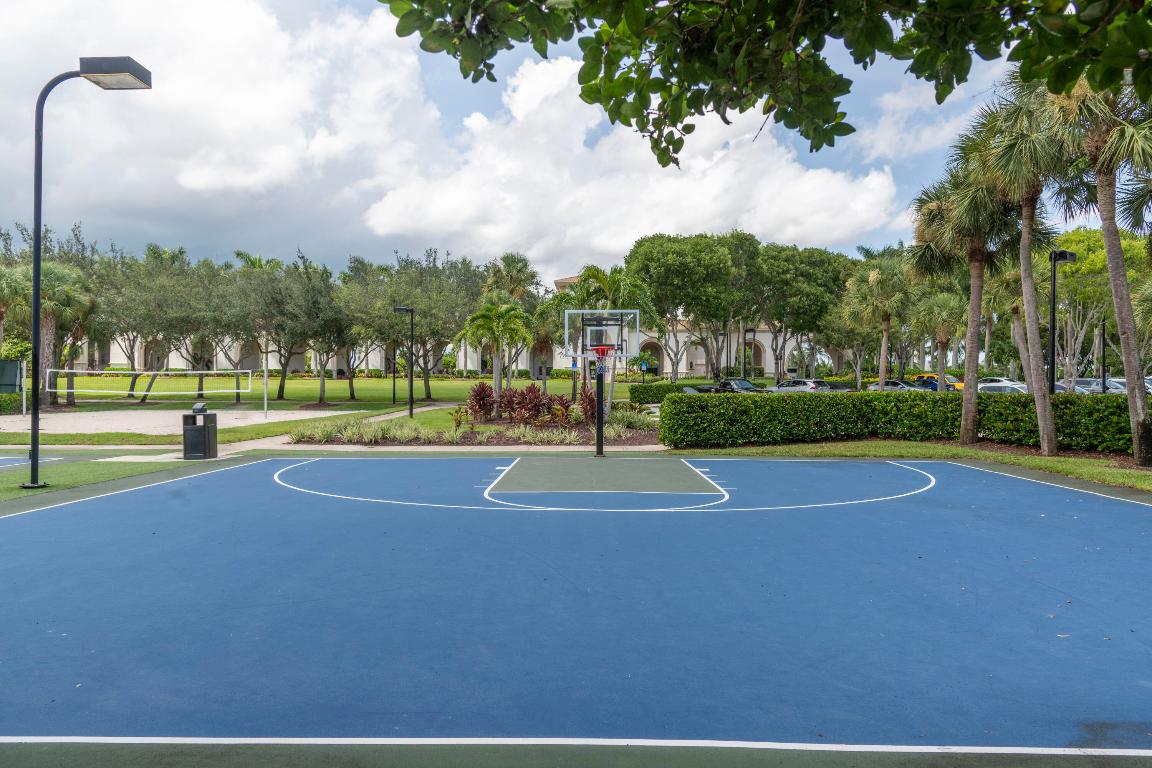 9079 Alexandra Cir Wellington, FL 33414