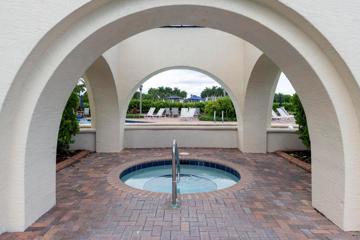 9079 Alexandra Cir Wellington, FL 33414