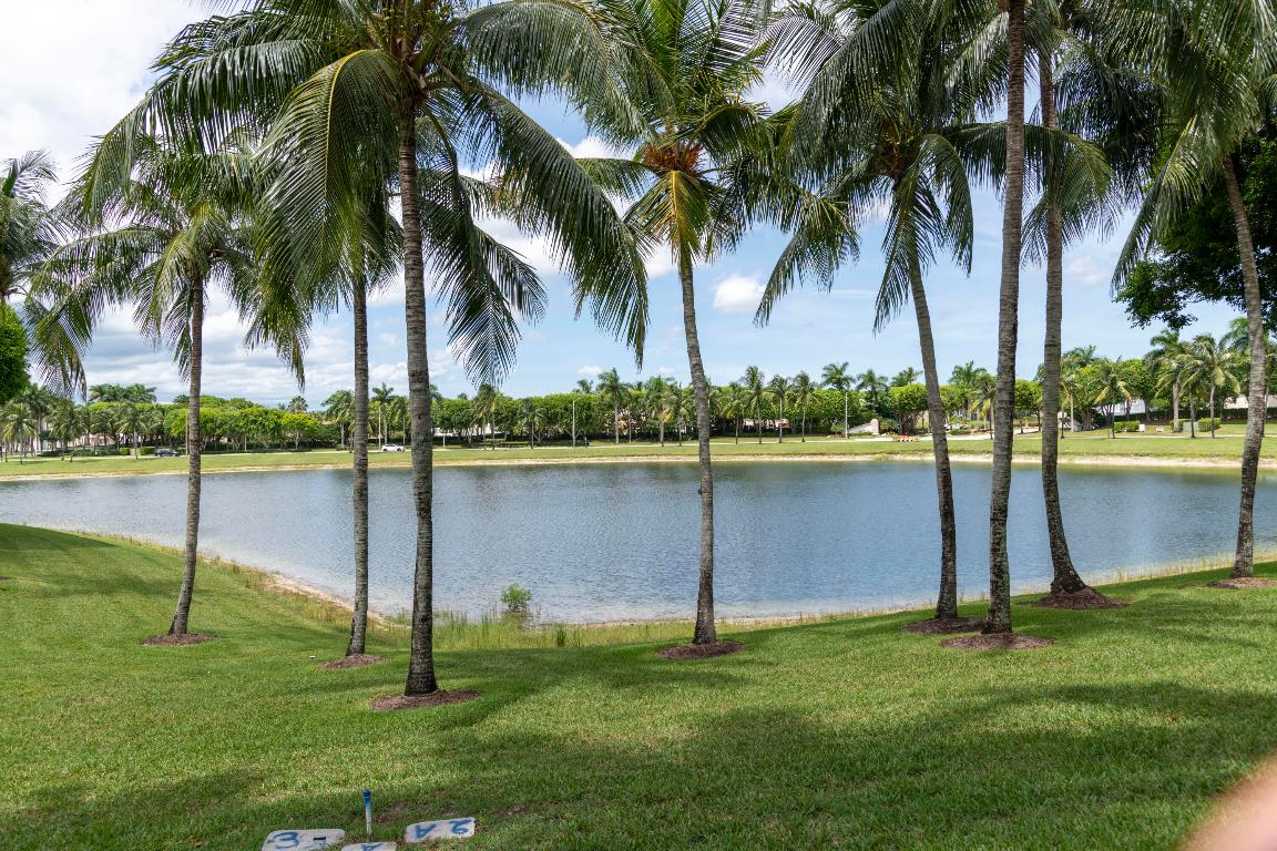 9079 Alexandra Cir Wellington, FL 33414