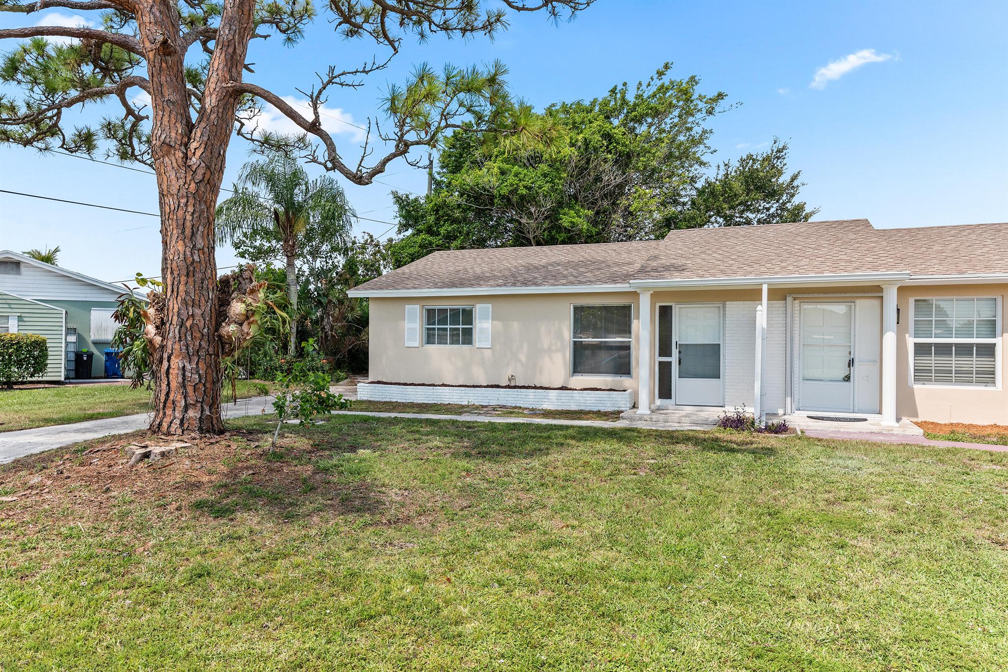 308 Stillwater Dr Jupiter, FL 33458