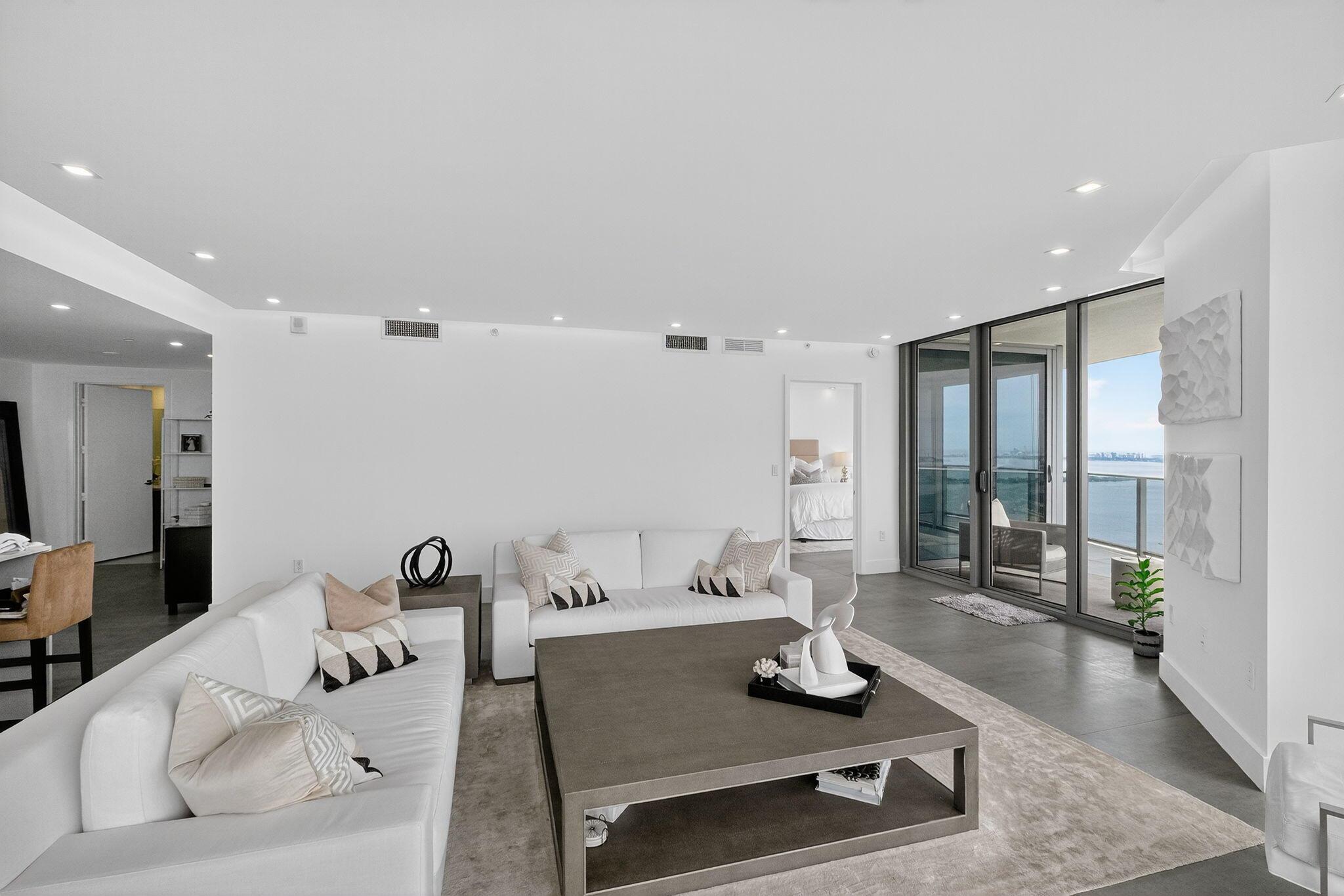 image Aria On The Bay Condo11