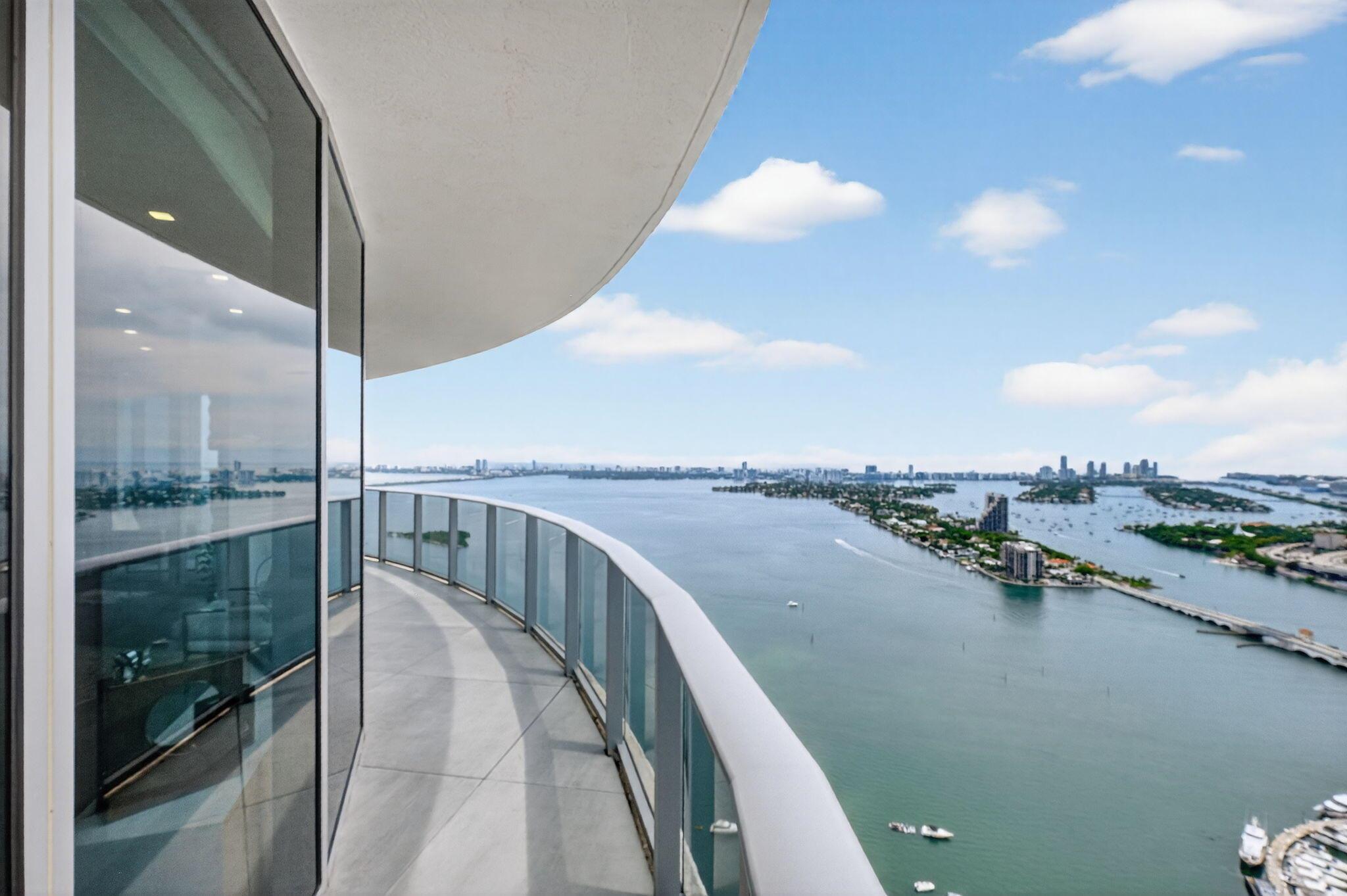 image Aria On The Bay Condo22