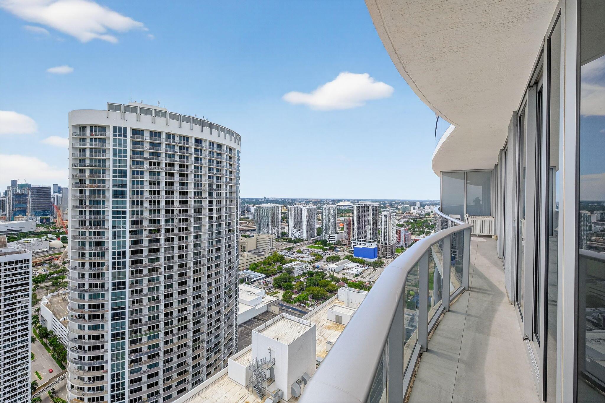 image Aria On The Bay Condo29