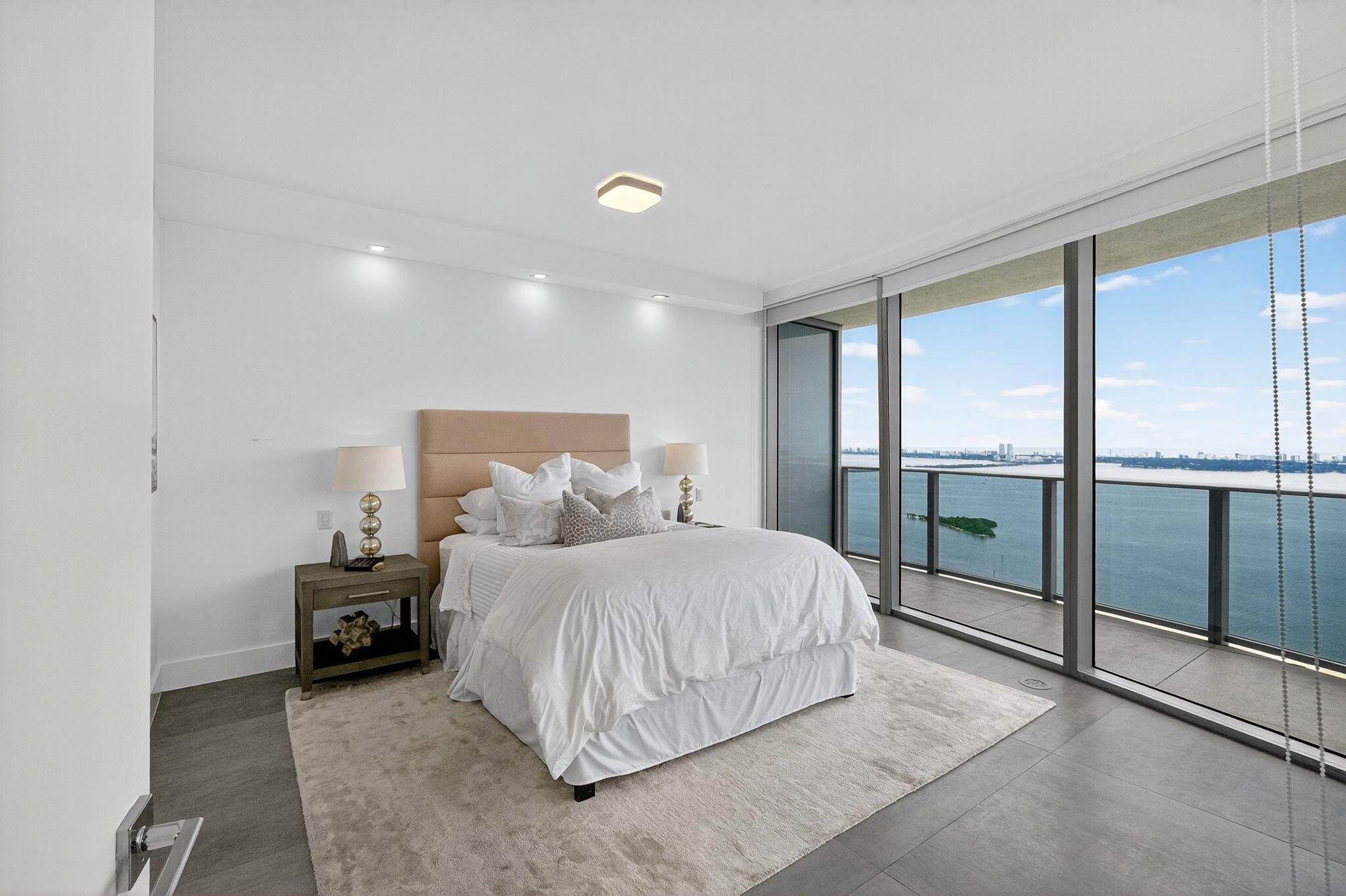 image Aria On The Bay Condo33