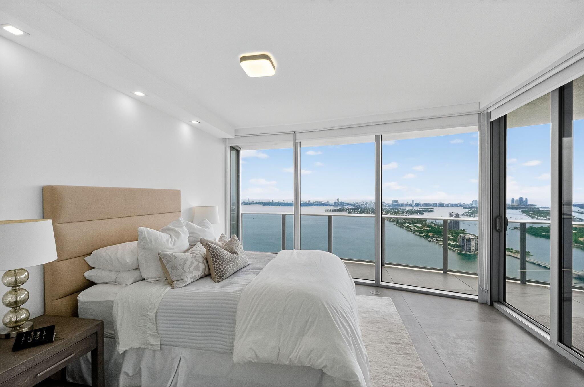 image Aria On The Bay Condo34