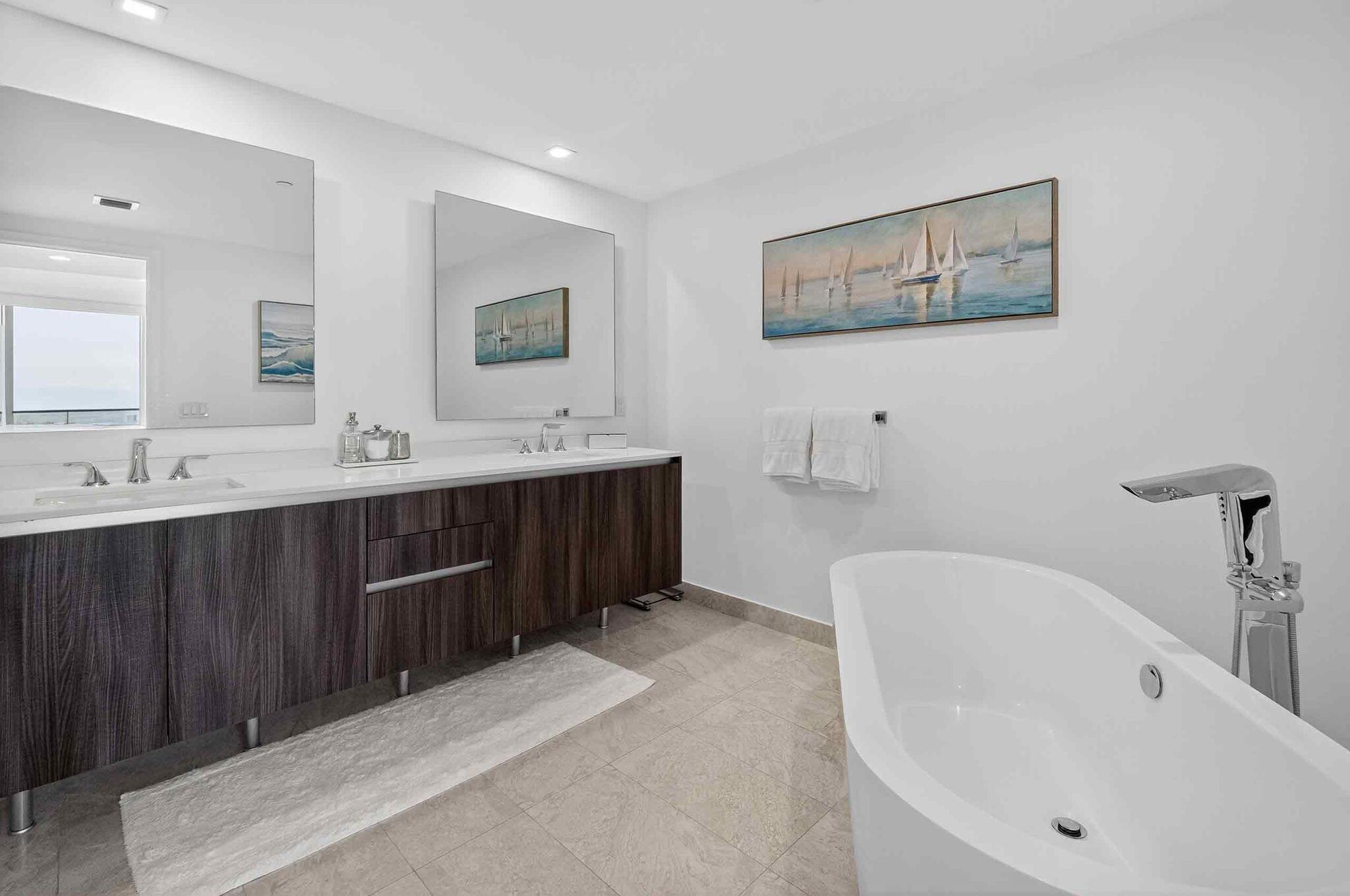 image Aria On The Bay Condo40