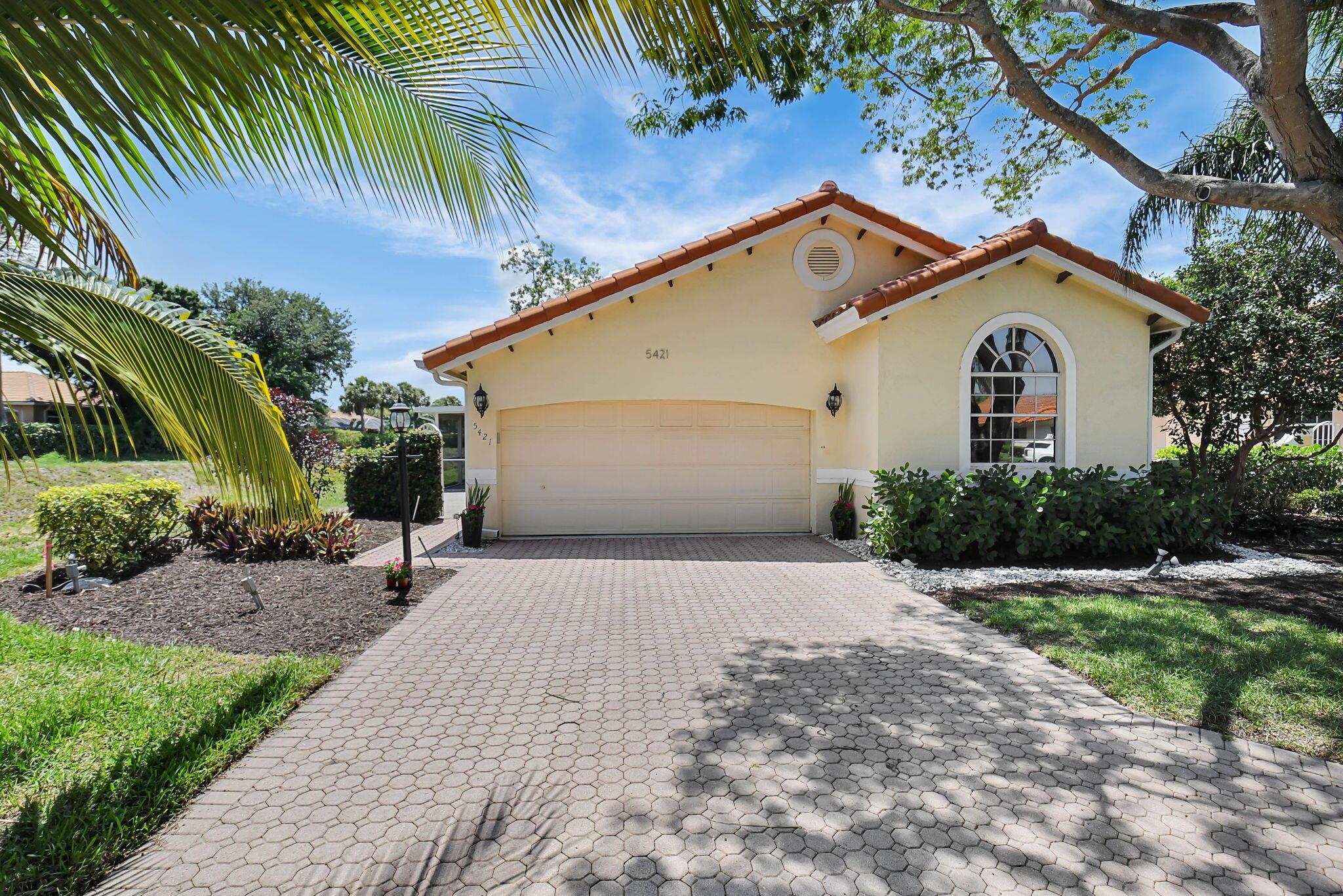 5421 Casa Real Dr