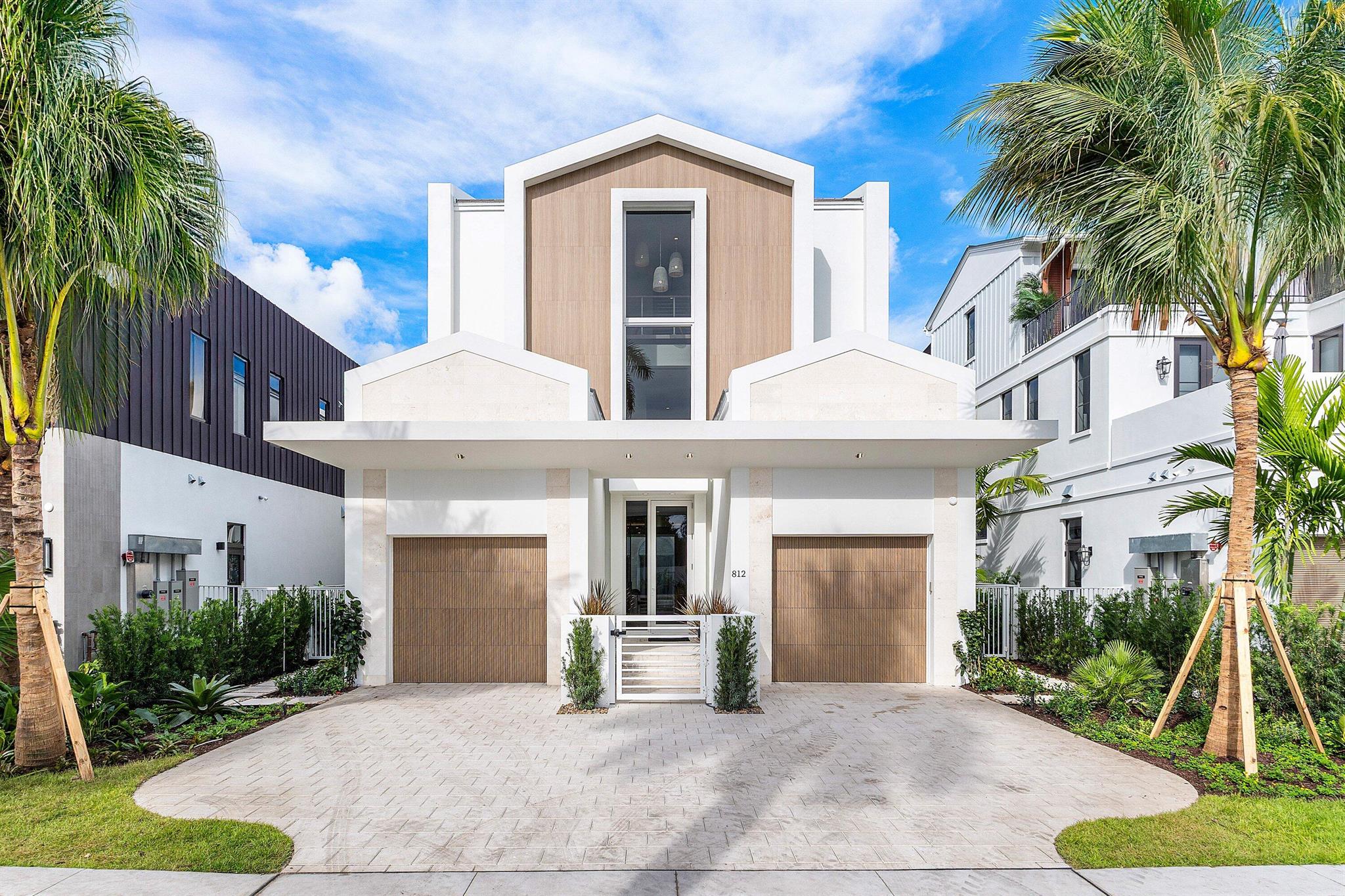 812 Palm Trl