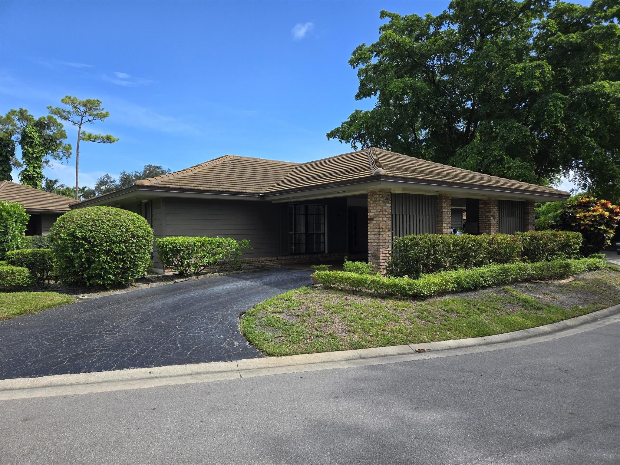 600 Cypress Key Dr