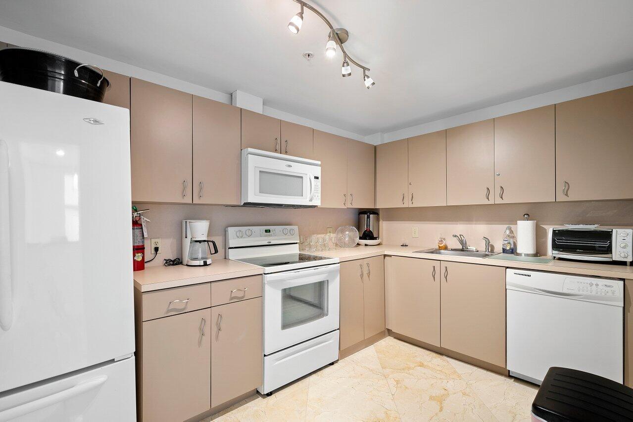 4600 S Ocean Blvd #1102 Highland Beach, FL 33487