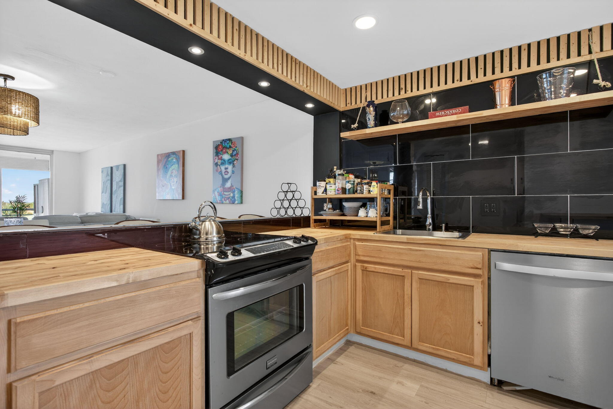 3960 Oaks Clubhouse #512