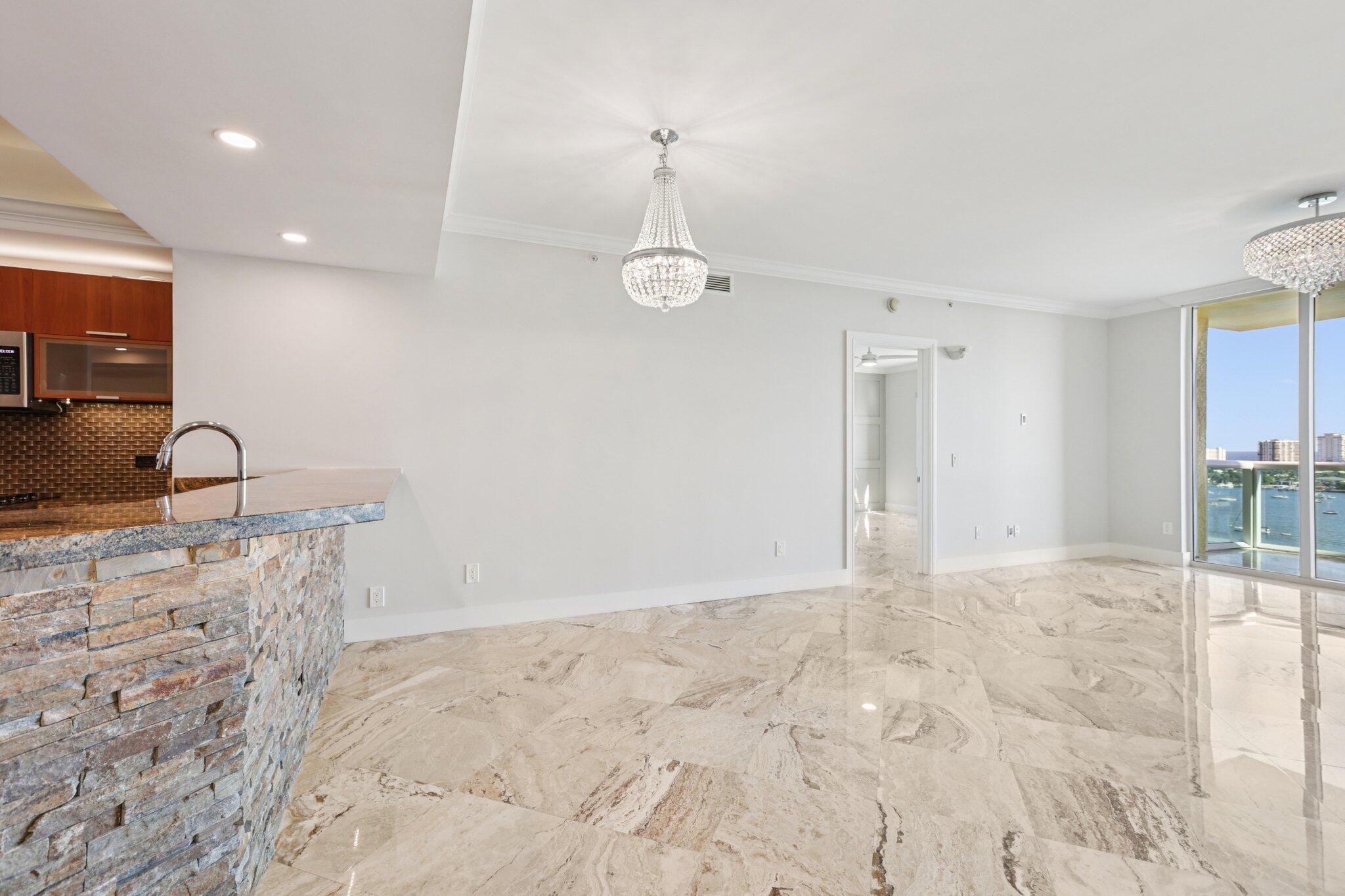 2640 Lake Shr #1510 Riviera Beach, FL 33404