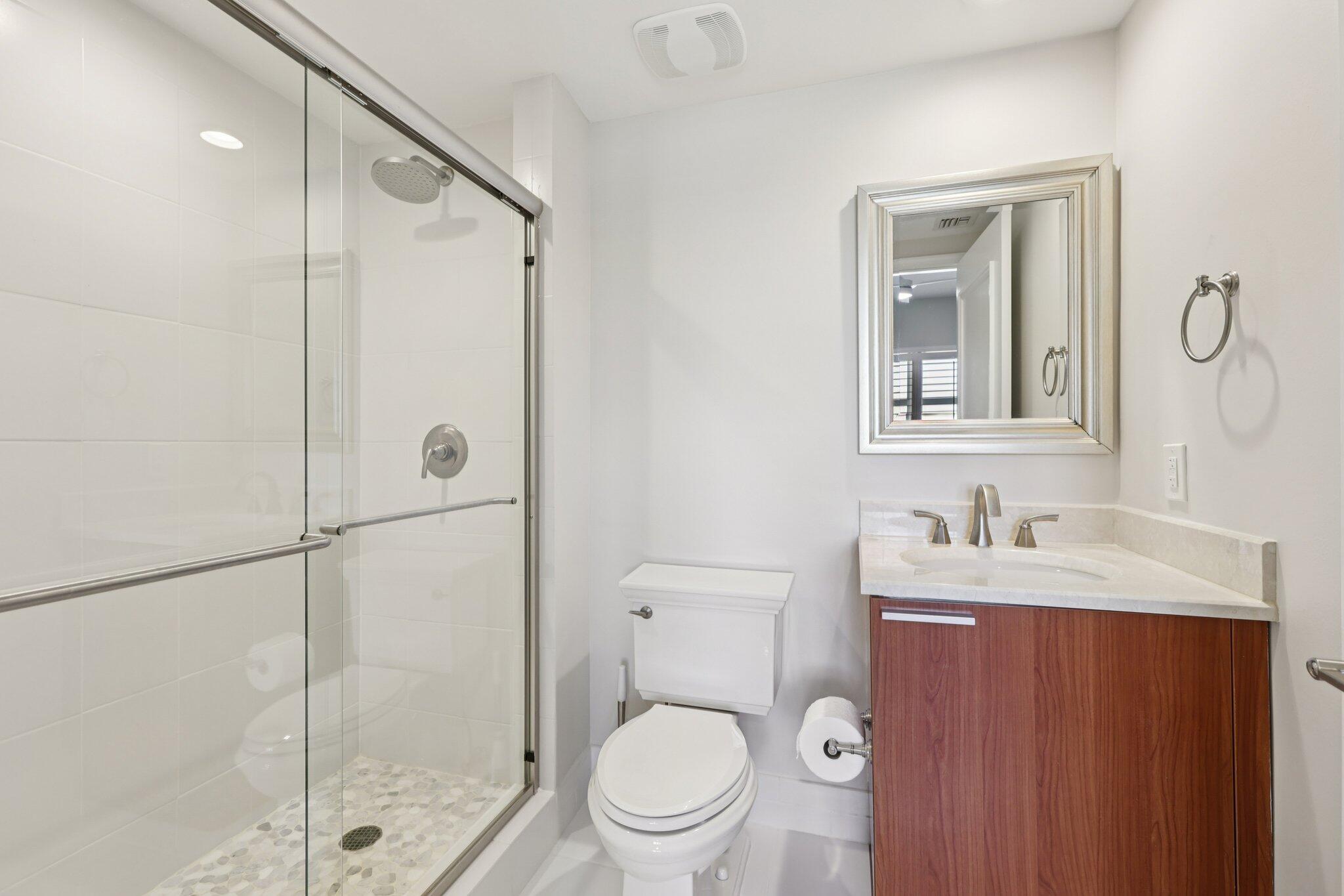 2640 Lake Shr #1510 Riviera Beach, FL 33404