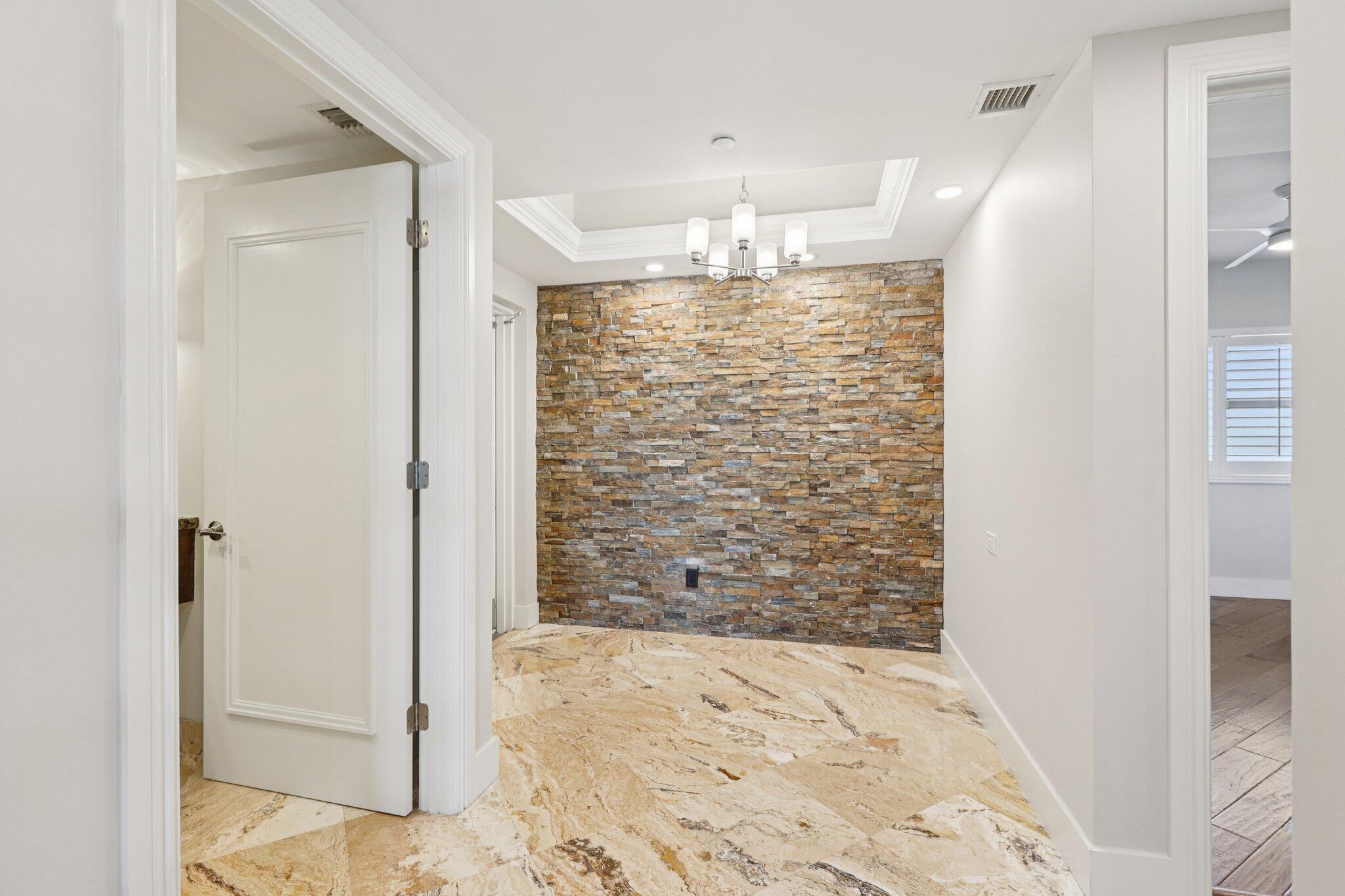 2640 Lake Shr #1510 Riviera Beach, FL 33404