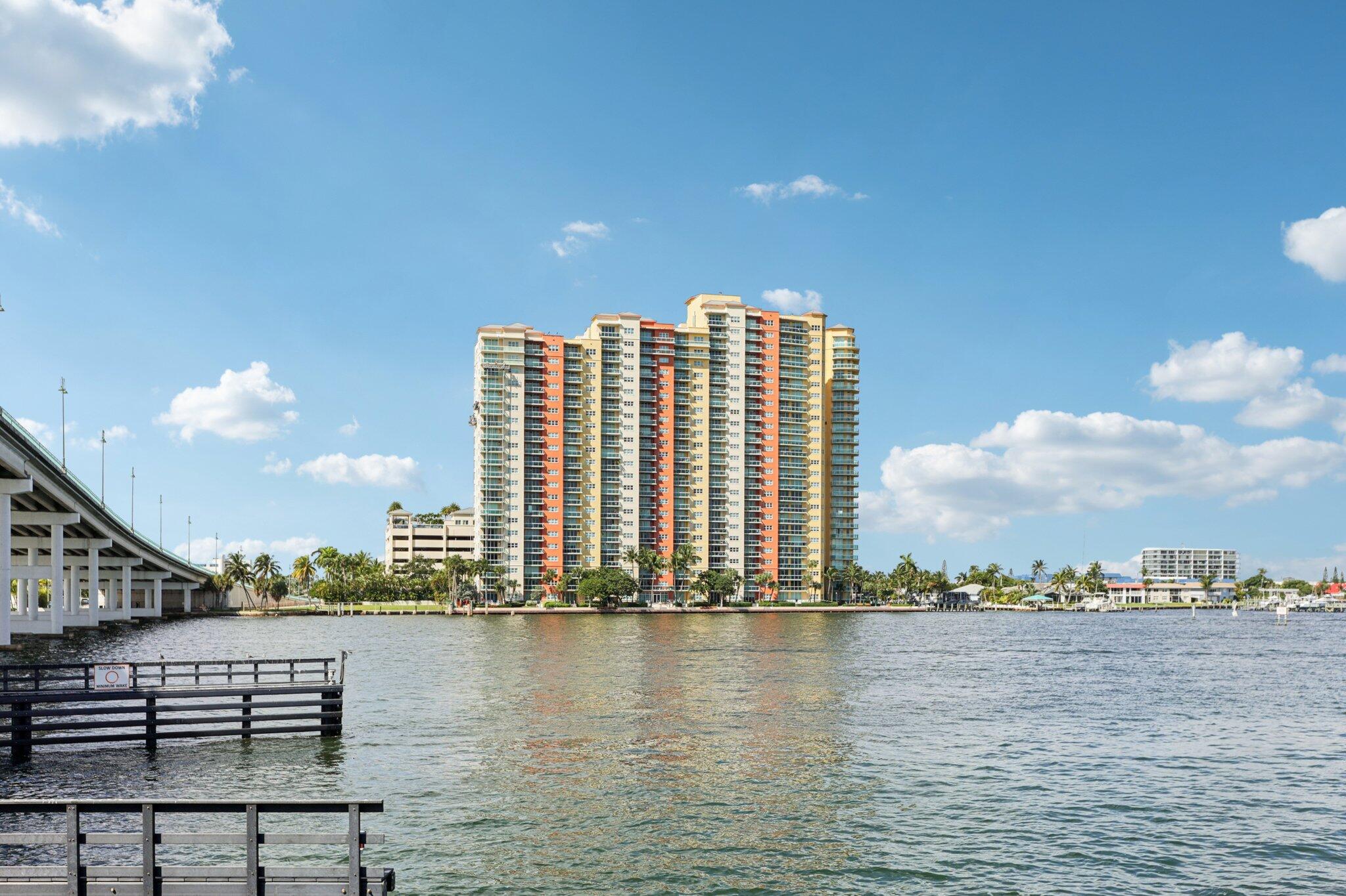 2640 Lake Shr #1510 Riviera Beach, FL 33404