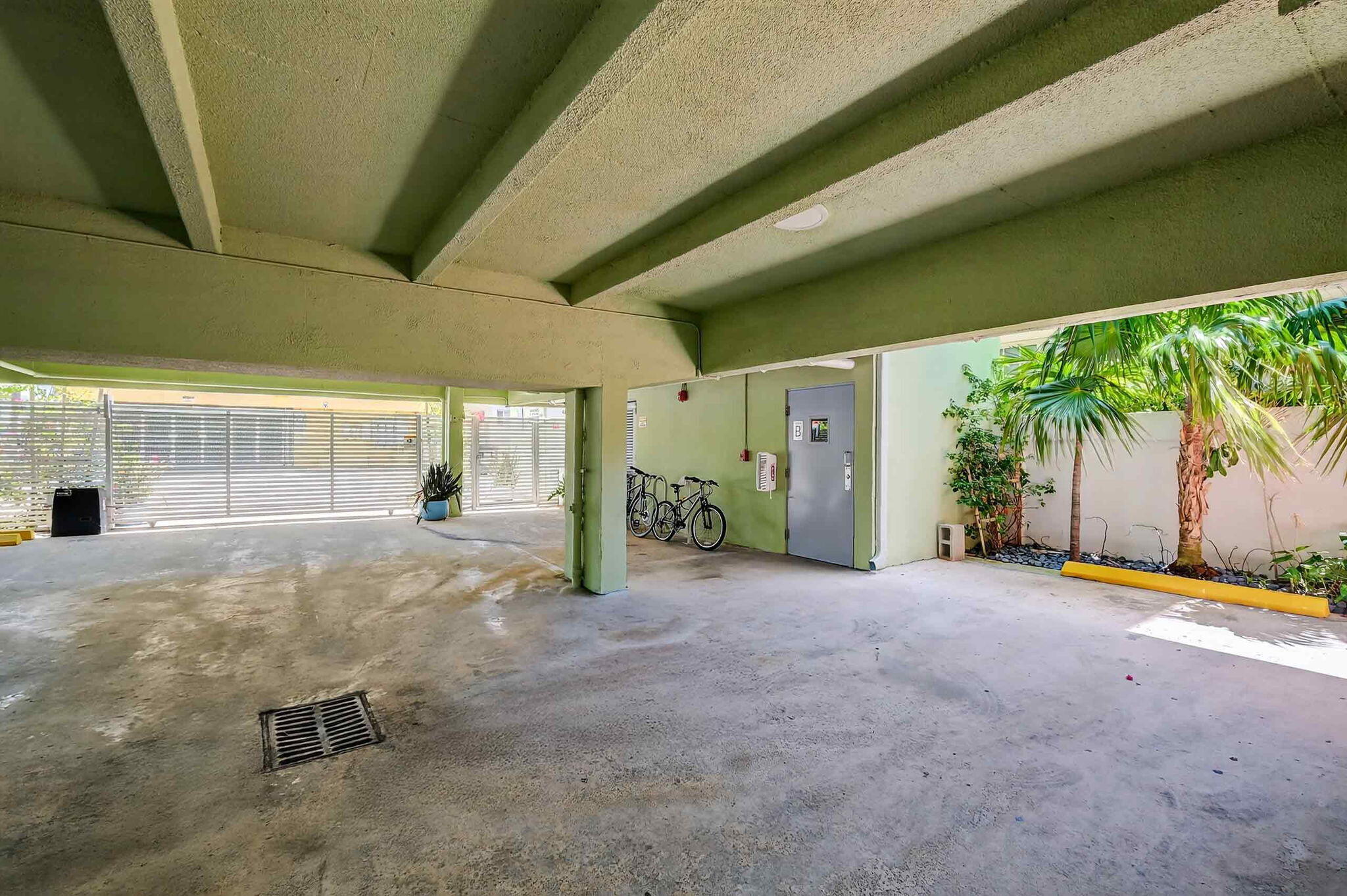363 Washington #32 Miami Beach, FL 33139