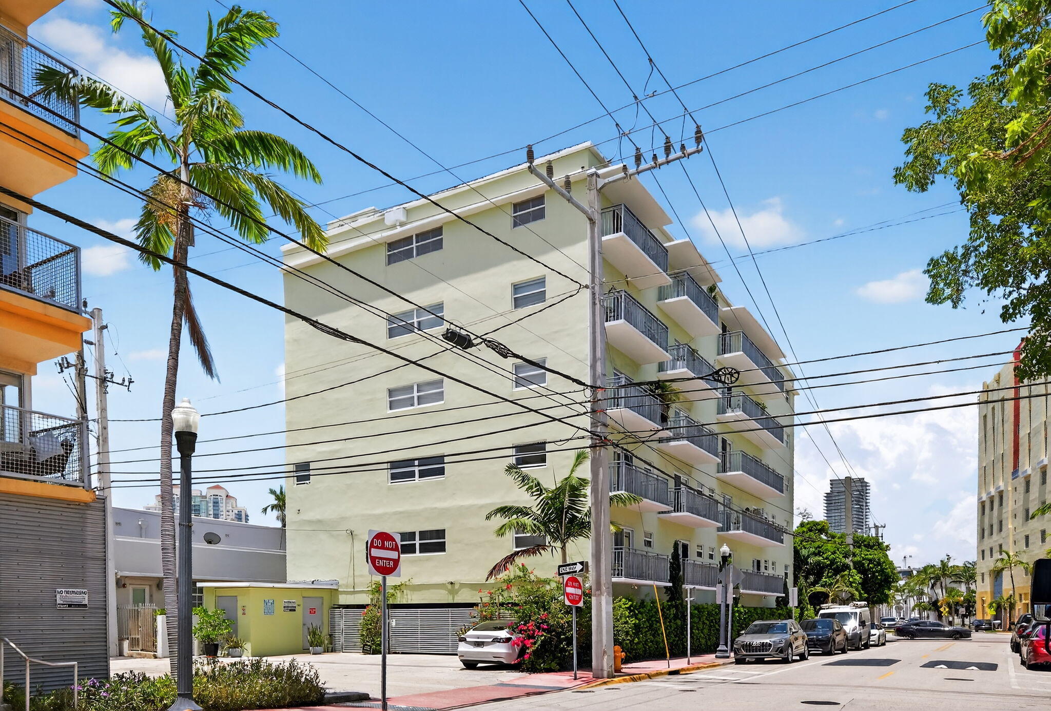 363 Washington #32 Miami Beach, FL 33139