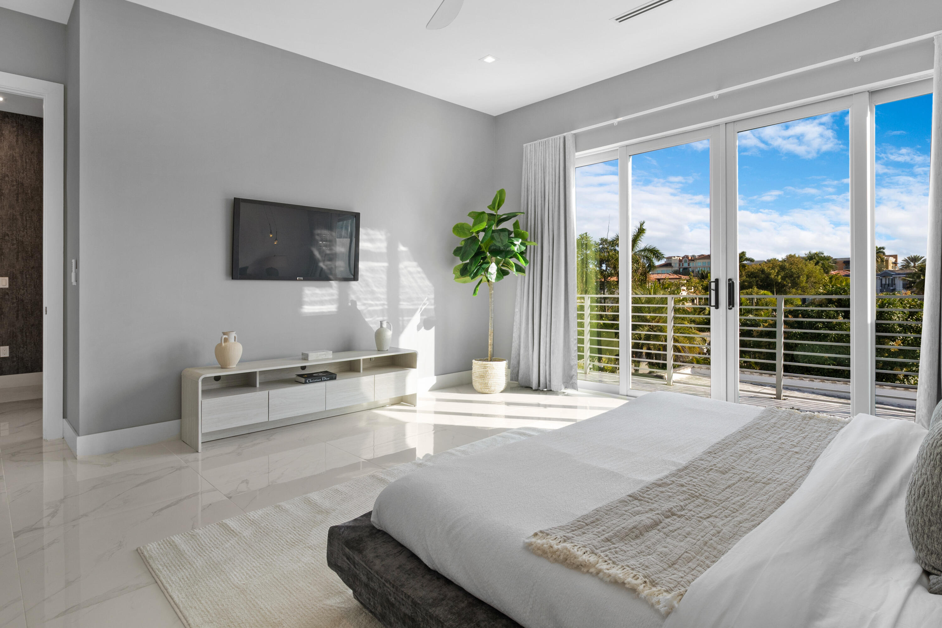 15 SE 11th Fort Lauderdale, FL 33301