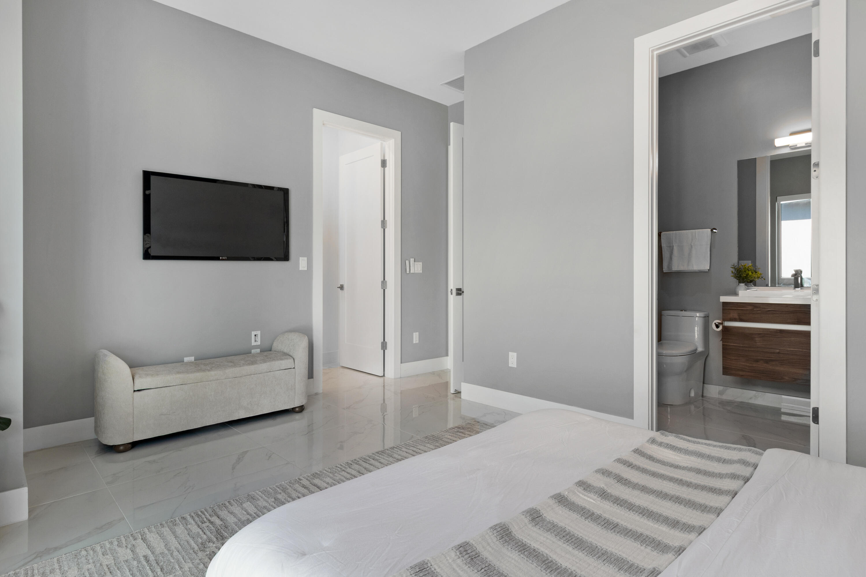 15 SE 11th Fort Lauderdale, FL 33301