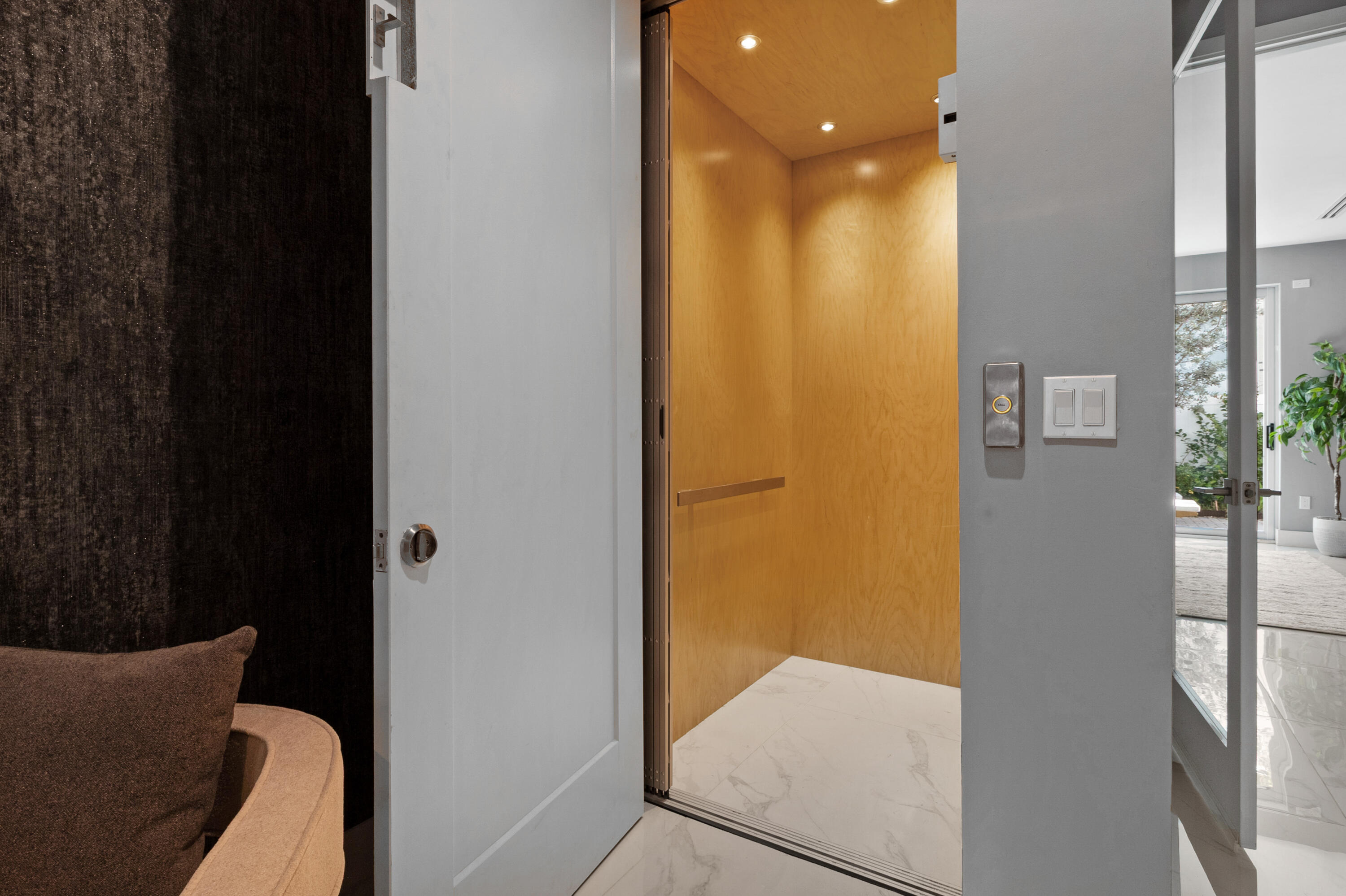 15 SE 11th Fort Lauderdale, FL 33301