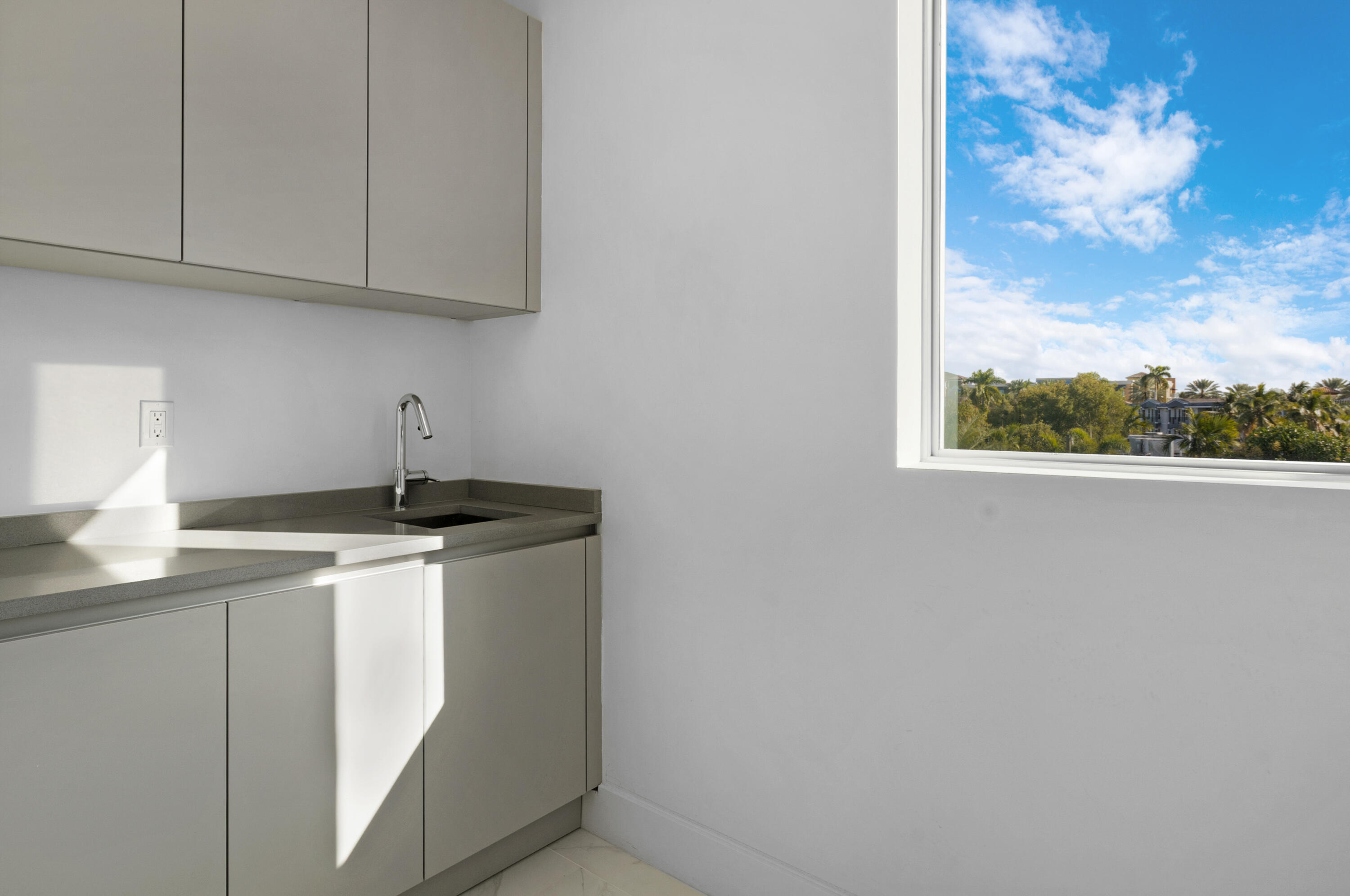 15 SE 11th Fort Lauderdale, FL 33301