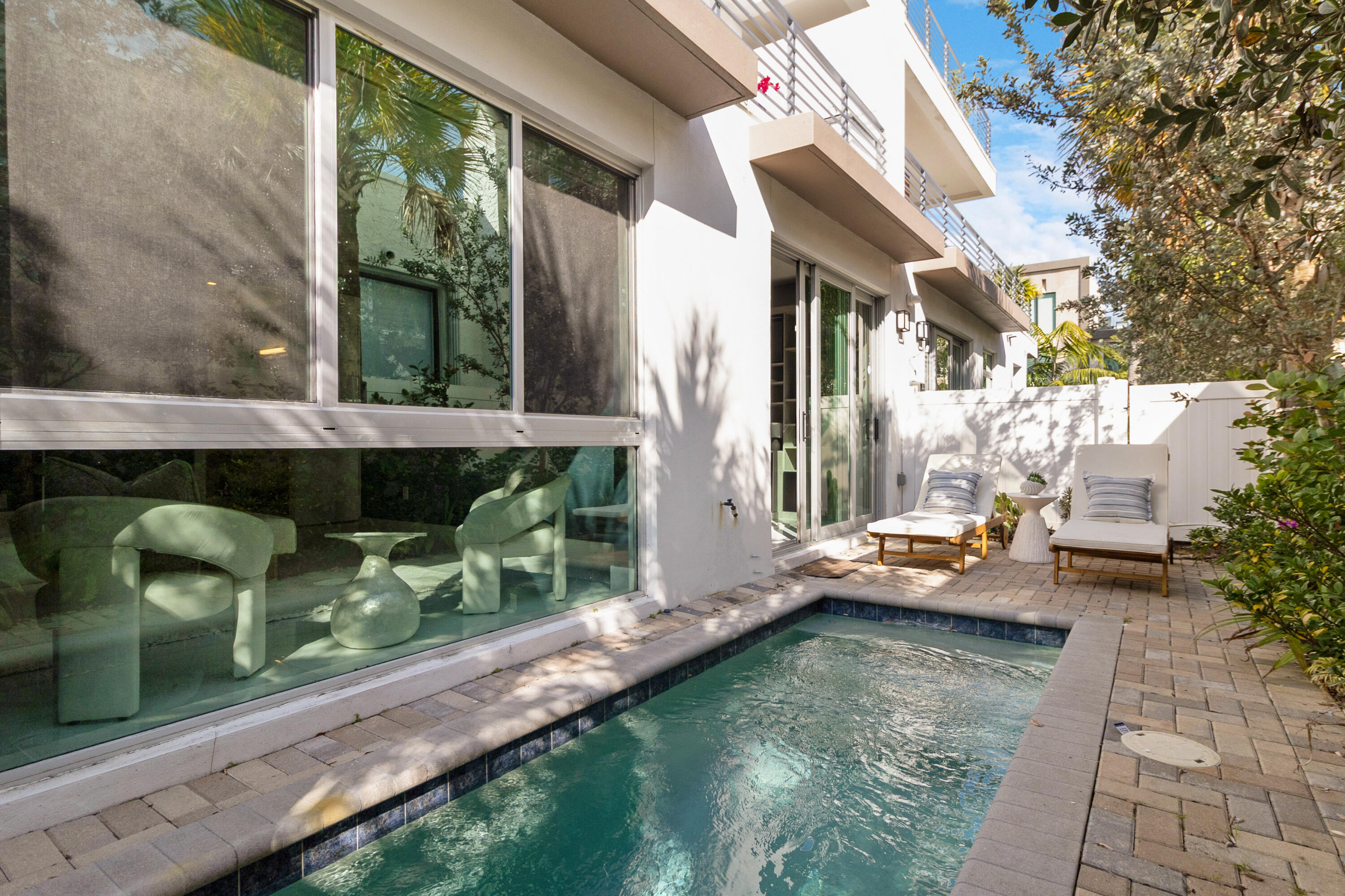 15 SE 11th Fort Lauderdale, FL 33301