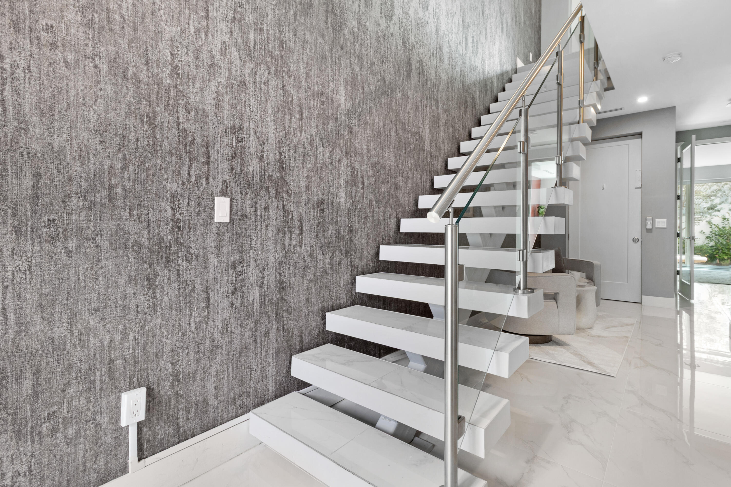 15 SE 11th Fort Lauderdale, FL 33301