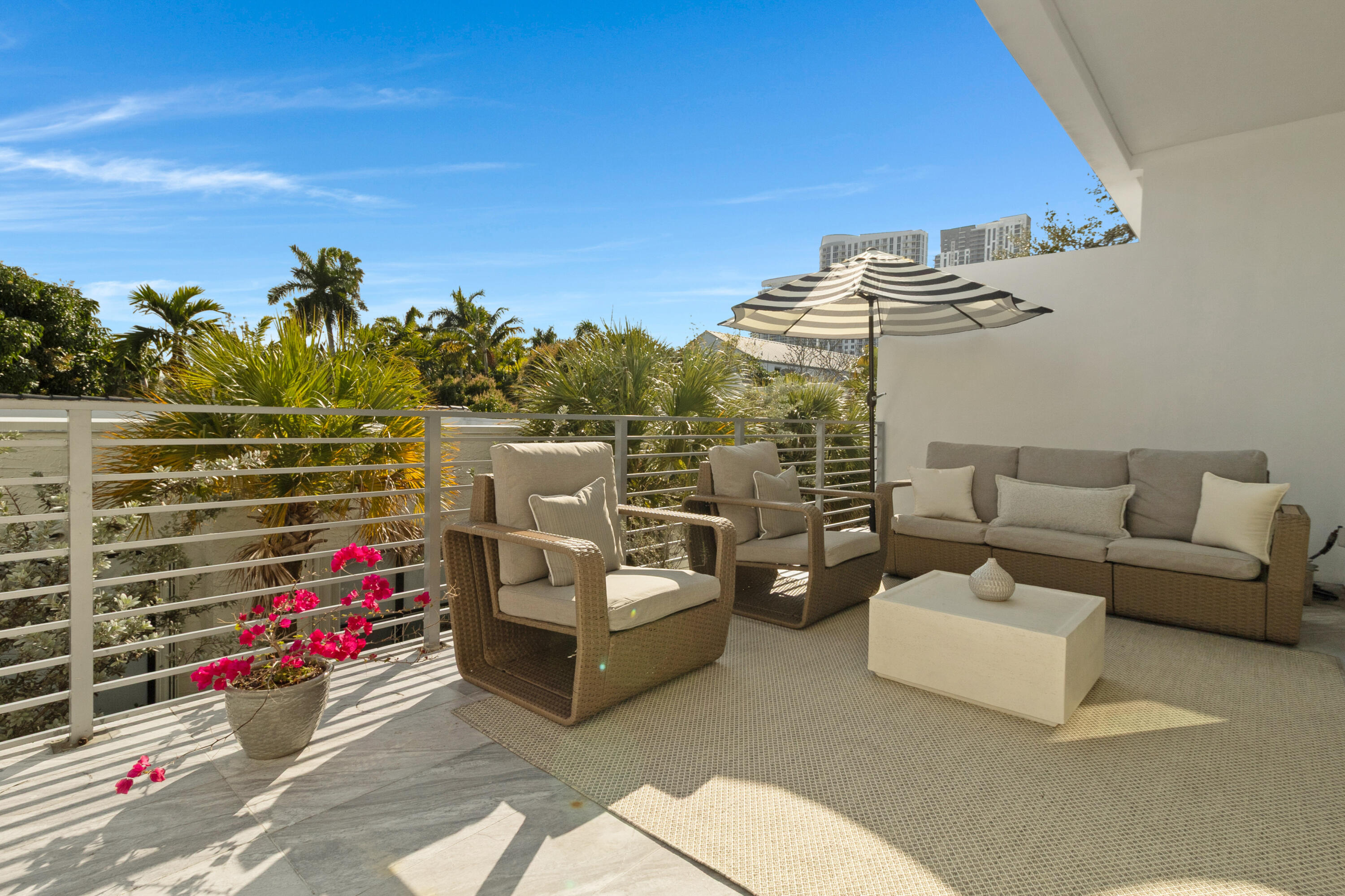 15 SE 11th Fort Lauderdale, FL 33301