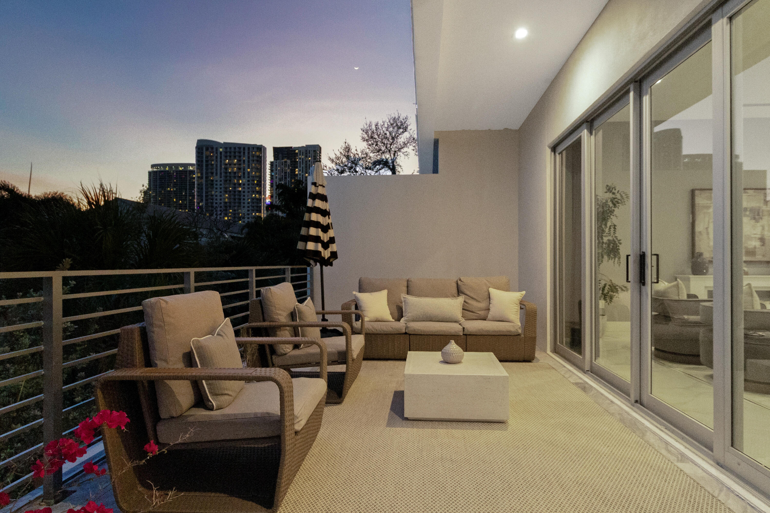 15 SE 11th Fort Lauderdale, FL 33301