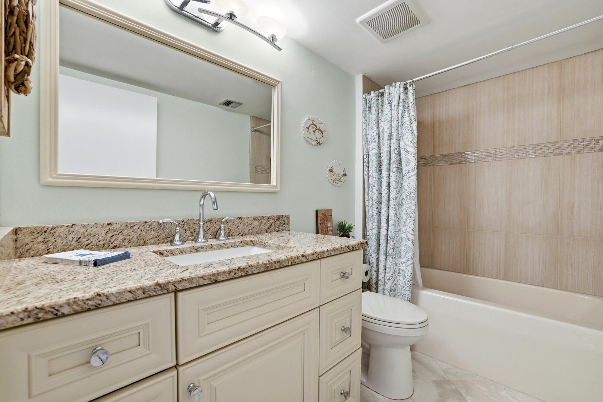 401 Ocean Blfs #104 Jupiter, FL 33477