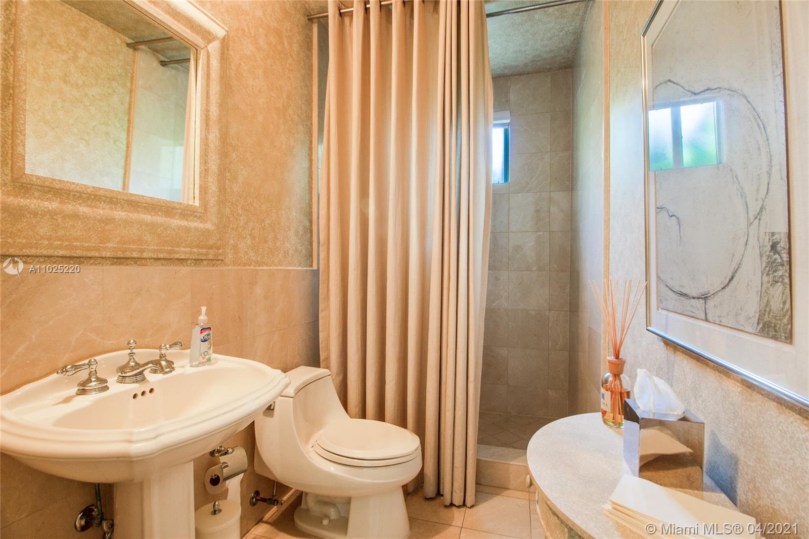 3525 Palmetto Ave Miami, FL 33133