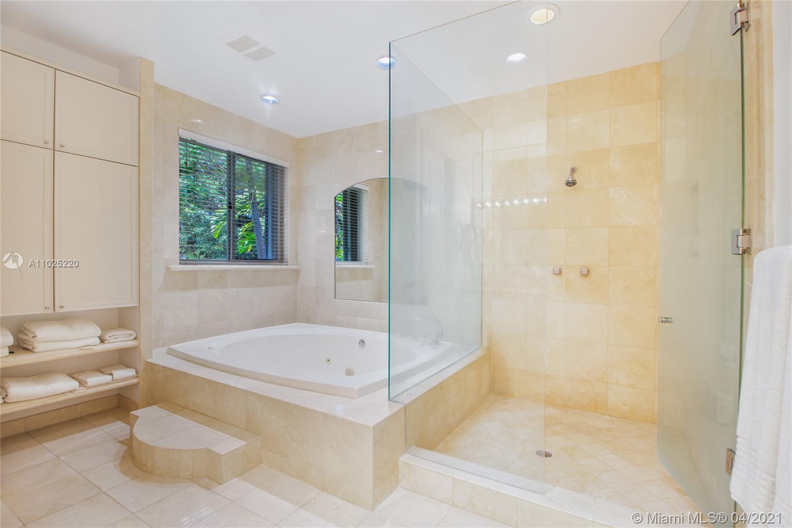 3525 Palmetto Ave Miami, FL 33133