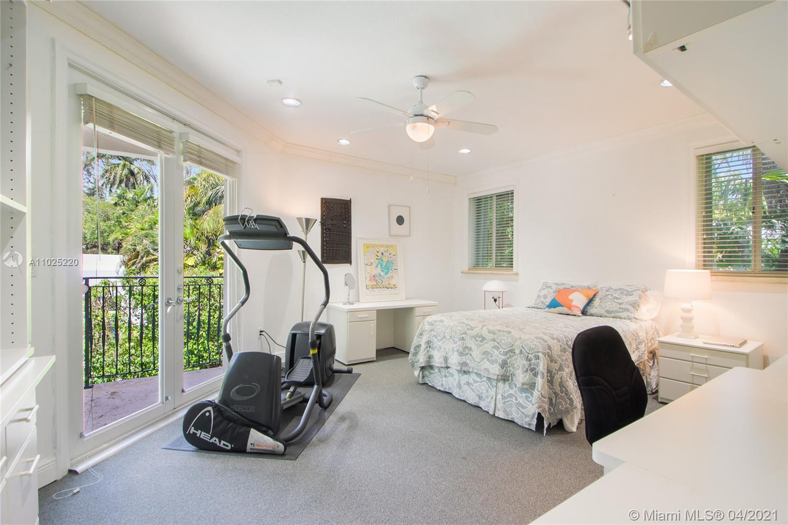 3525 Palmetto Ave Miami, FL 33133