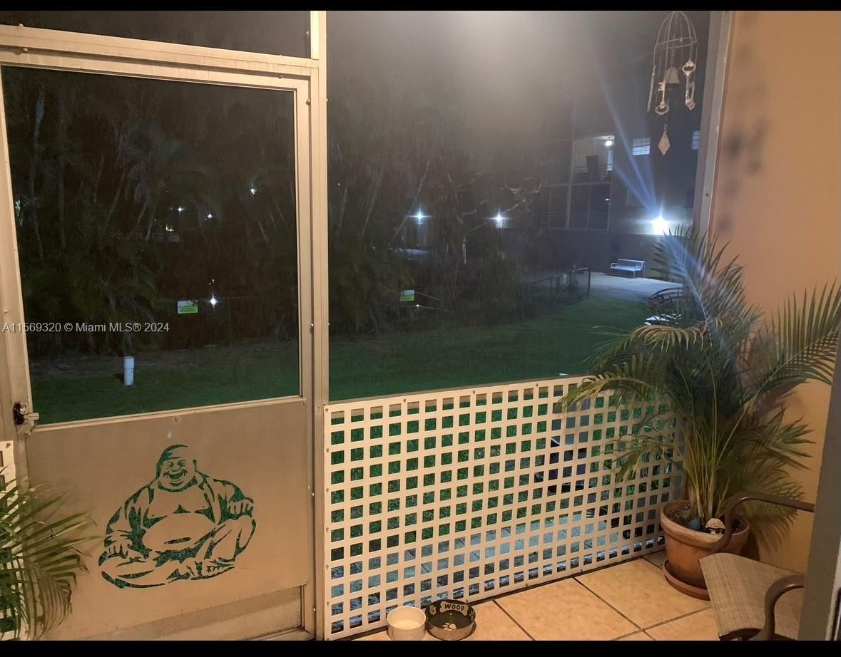 image MILLER LAKE CONDO5