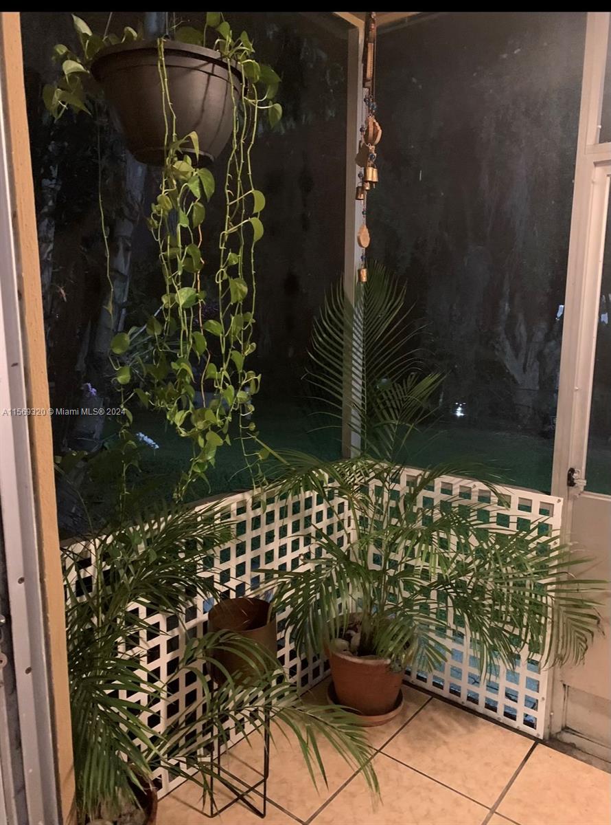 image MILLER LAKE CONDO6