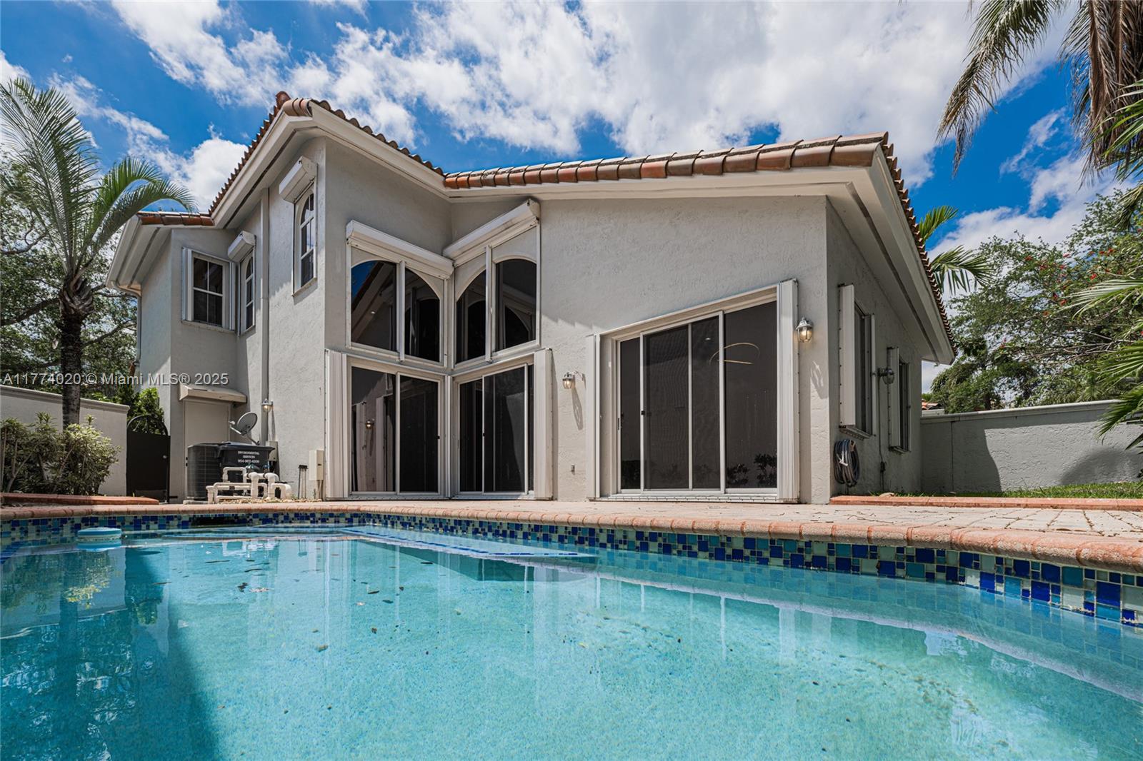1455 Breakwater Ter