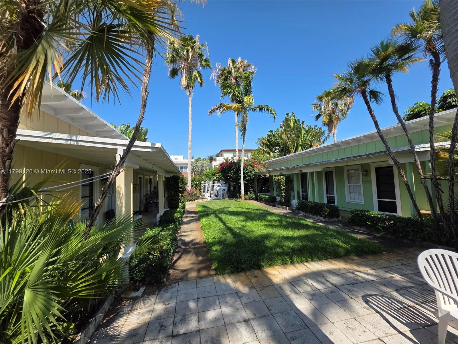 809 NE 17th Ave #3