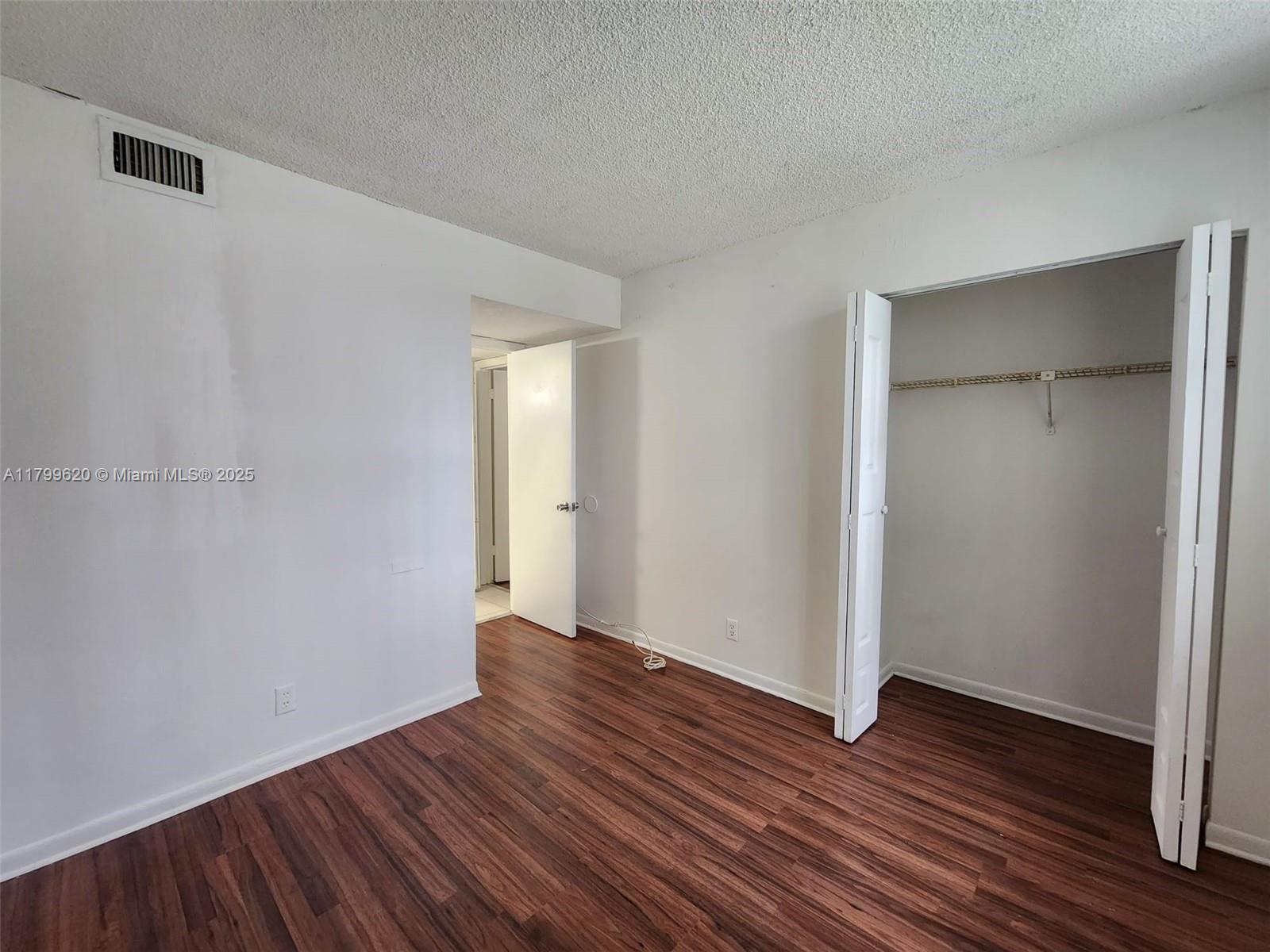 216 Lake Pointe Dr #128