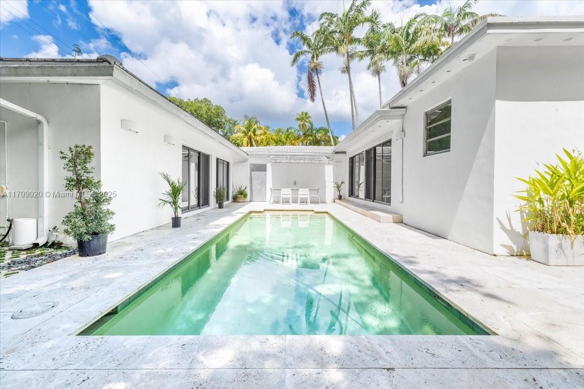 550 NE 94th St Miami Shores, FL 33138 550 NE 94th St Miami Shores, FL 33138