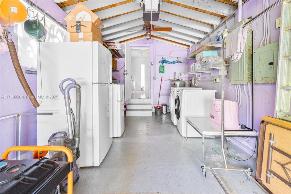 550 NE 94th St Miami Shores, FL 33138 550 NE 94th St Miami Shores, FL 33138