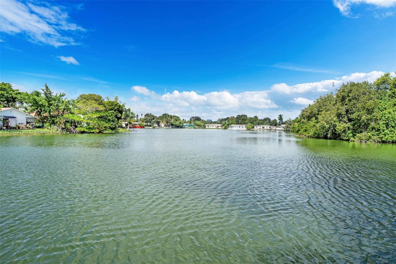 1020 SW 8th St #1020 Hallandale Beach, FL 33009